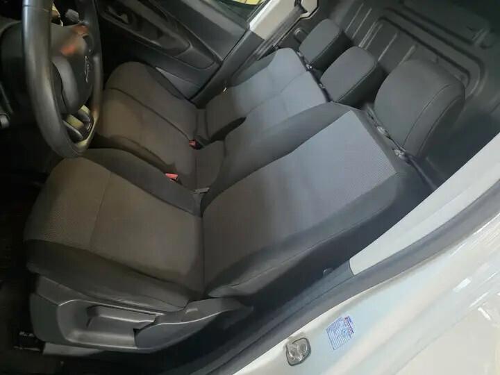 Citroen Berlingo 130cv Furgone 3 posti €6D, da rivedere