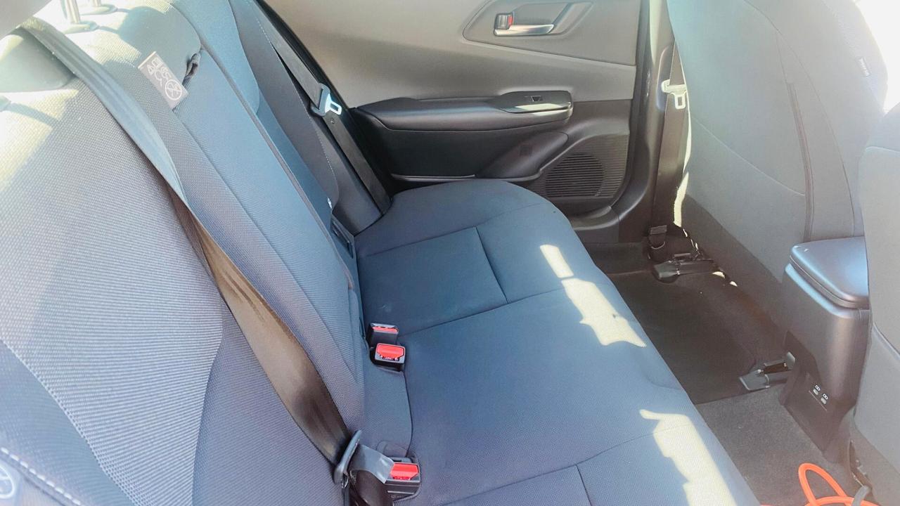 Toyota Prius 2.0 Plug-in Hybrid Lounge