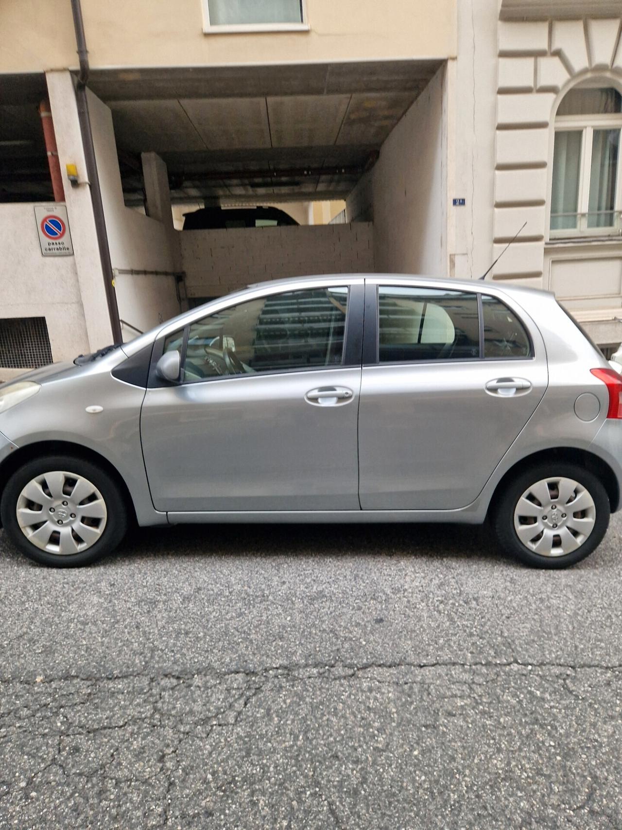 Toyota Yaris 1.0 Benz 68 CV - meccanica OK
