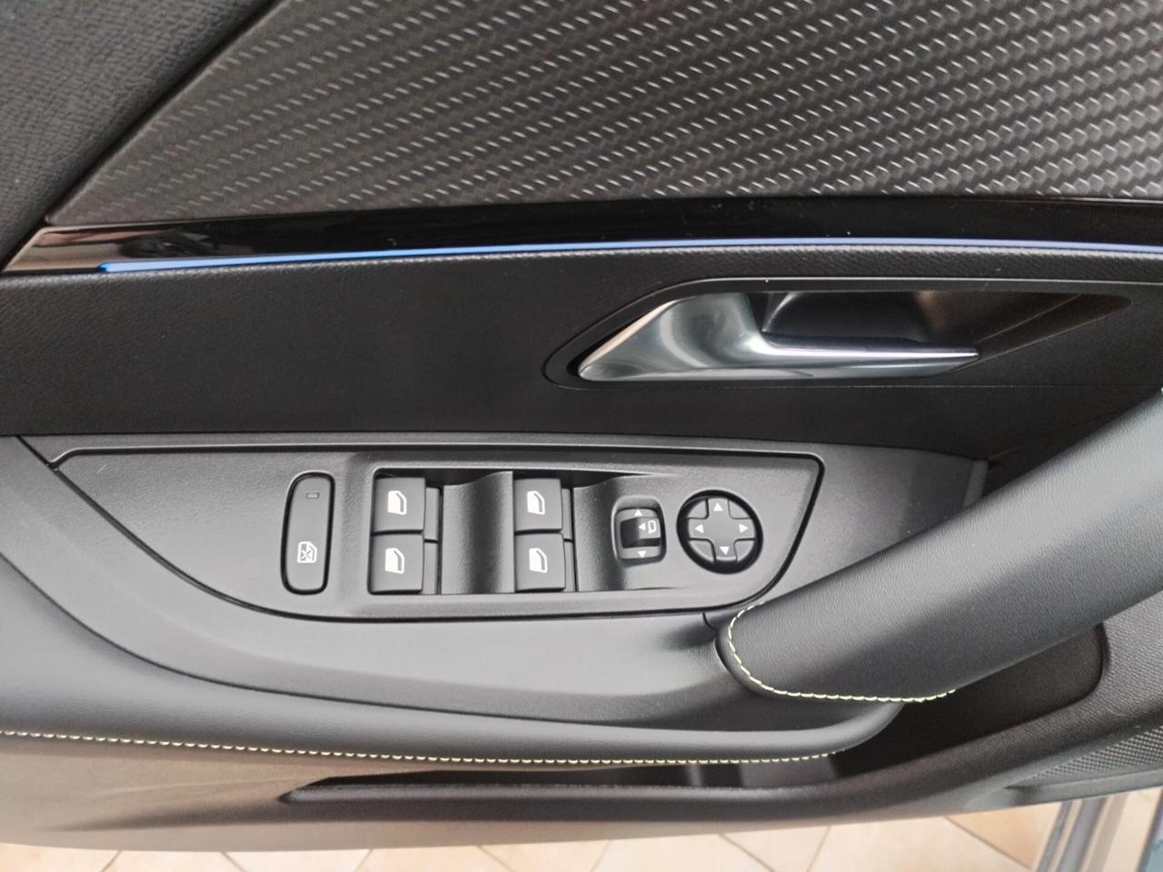 Peugeot 2008 Hybrid 145 e-DCS6 GT