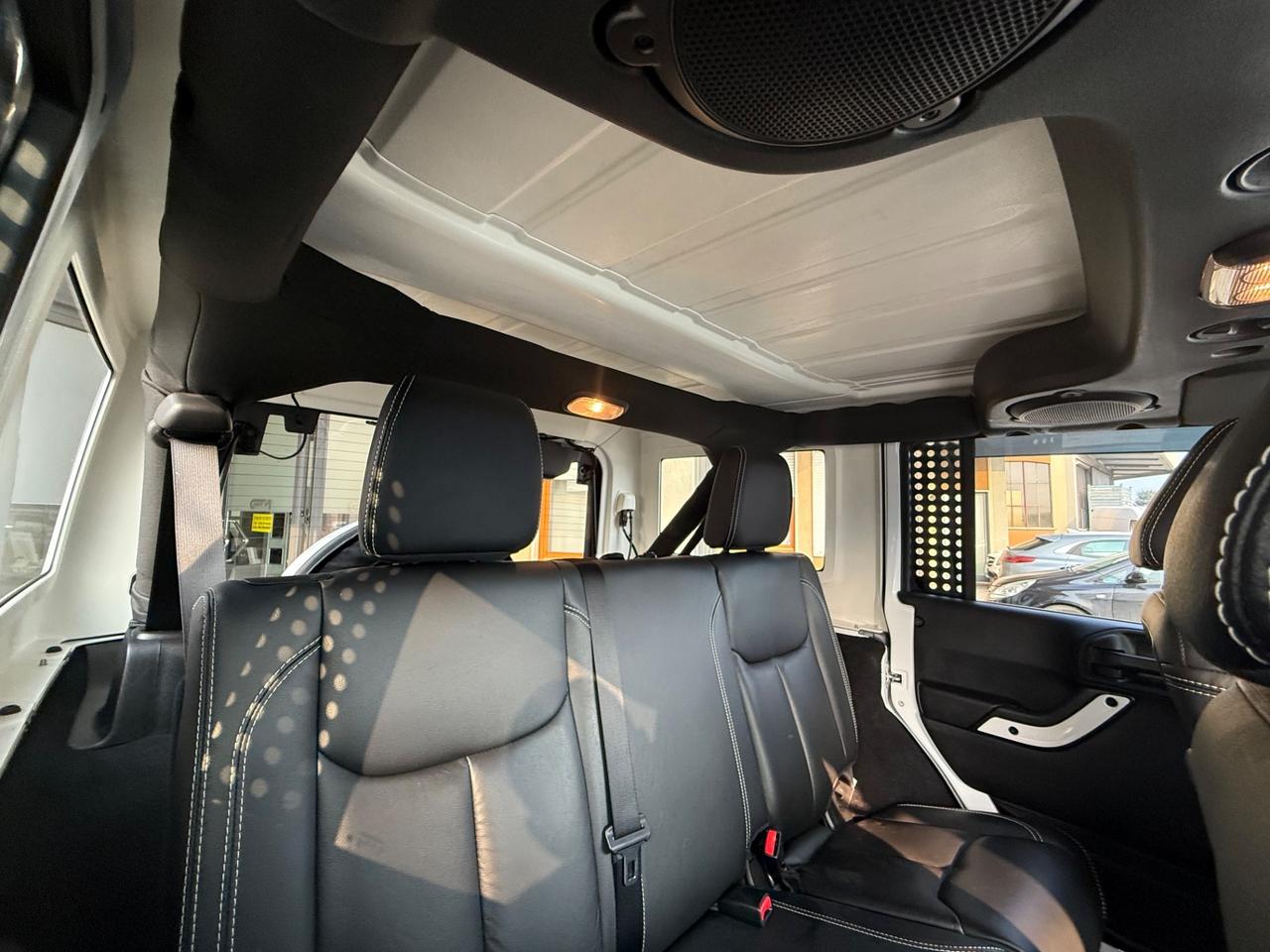 Jeep Wrangler Unlimited 2.8 CRD DPF Sahara Auto