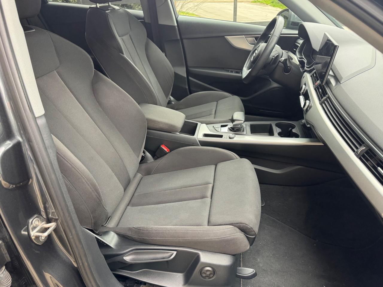 Audi A4 Avant 2.0 TDI 136cv - S.LINE - CERCHI 18 -