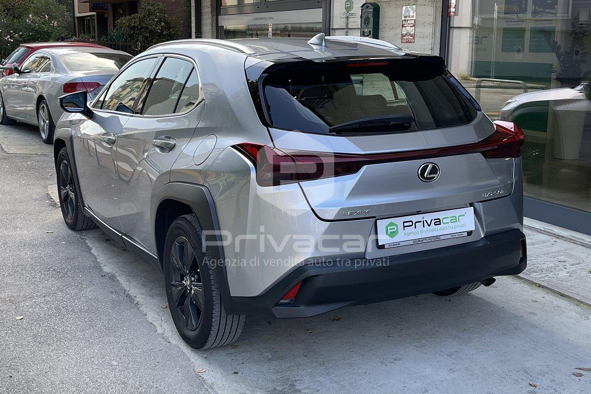 LEXUS UX Hybrid Urban