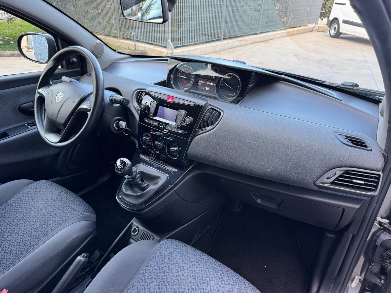 Ypsilon 1.0 FireFly 5 porte S&S Hybrid Silver