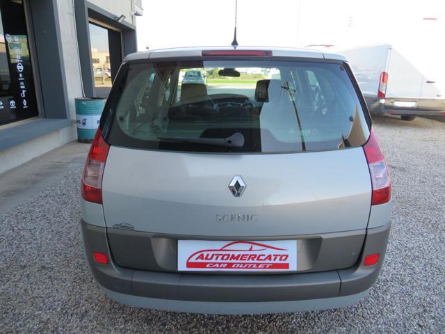 RENAULT Scenic 1.6 16V Confort Dynamique