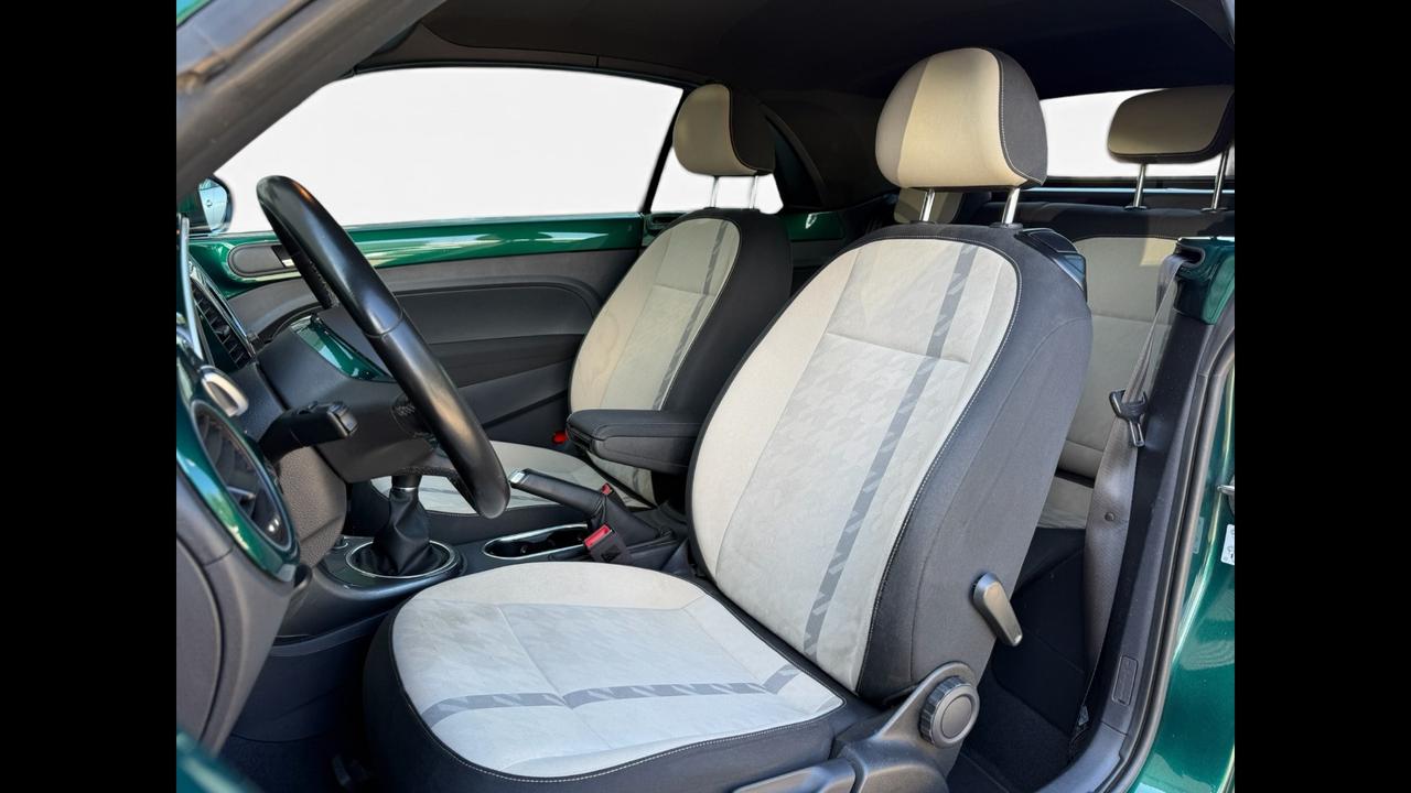 VOLKSWAGEN Maggiolino 2017 - Maggiolino Cabrio 2.0 tdi Design 110cv