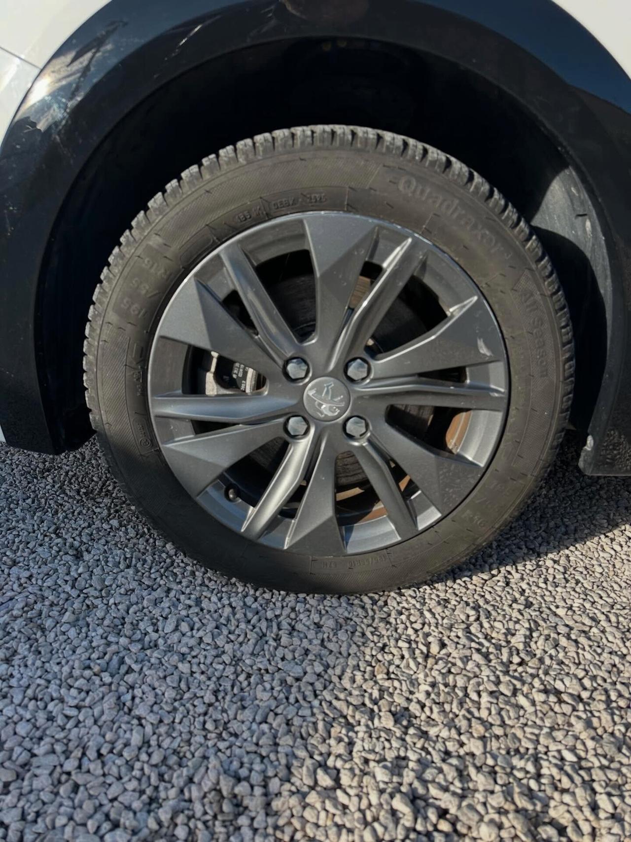 Peugeot 208 motore elettrico 136 CV 5 porte GT