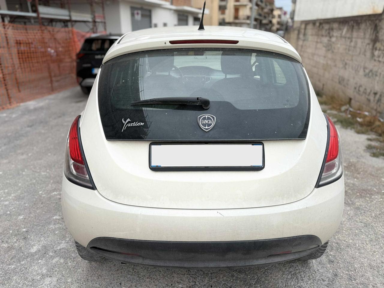 Lancia Ypsilon 0.9 TwinAir 85 CV 5 porte Metano Ecochic Gold
