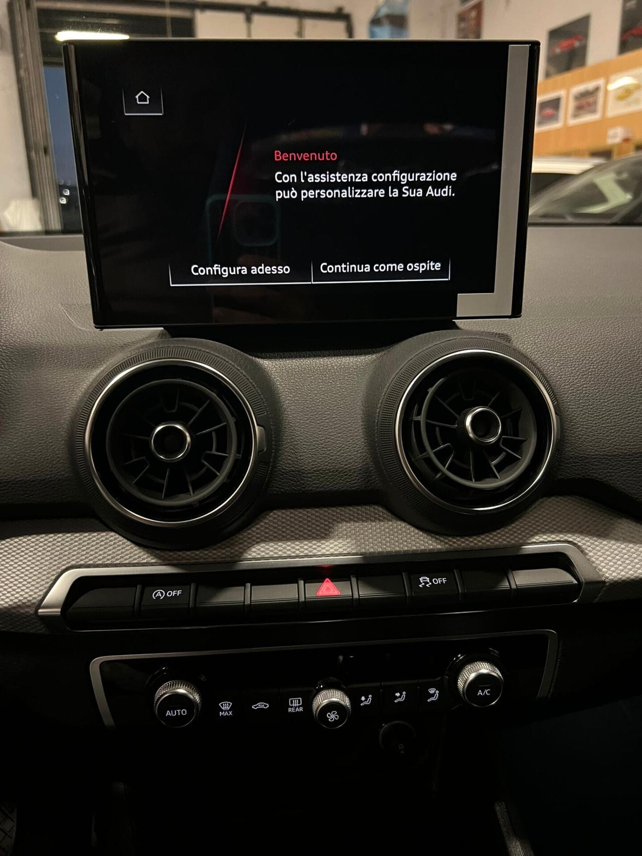 Audi Q2 30 TDI Identity Black - Veicolo Nuovo