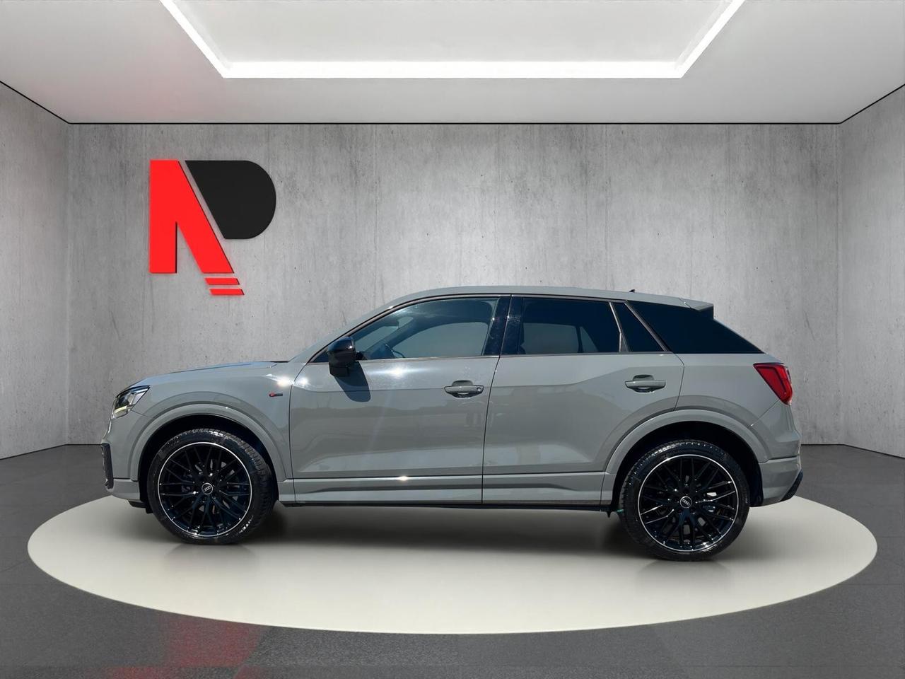 Audi Q2 1.6 TDI Identity Black 115Cv
