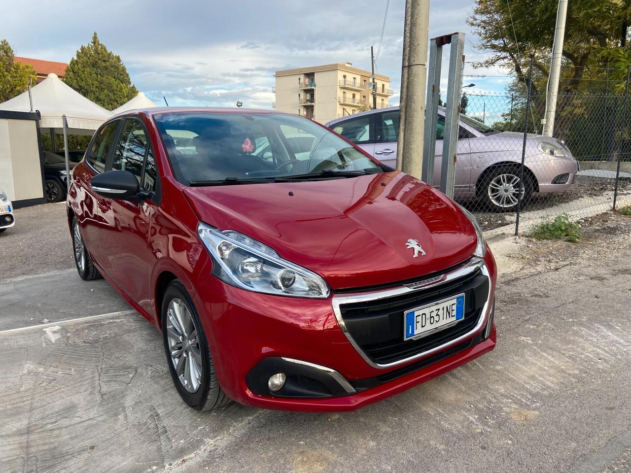 Peugeot 208 1.6 HDi 75 5 porte Allure