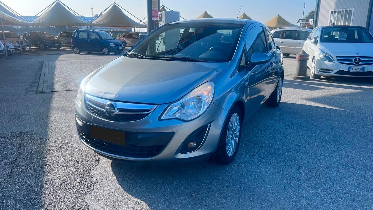 Opel Corsa 1.2 3 porte Club