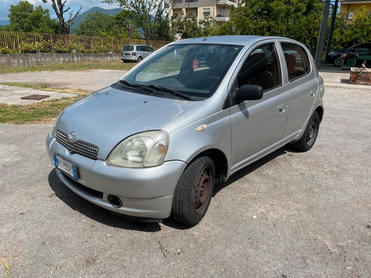 Toyota Yaris 1.3i 16V cat 5 porte Luna