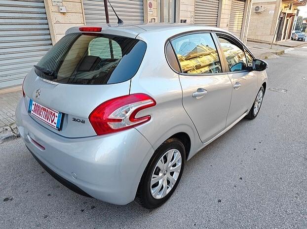 PEUGEOT 208 1.4 HDi 68 CV 5 porte - 2014