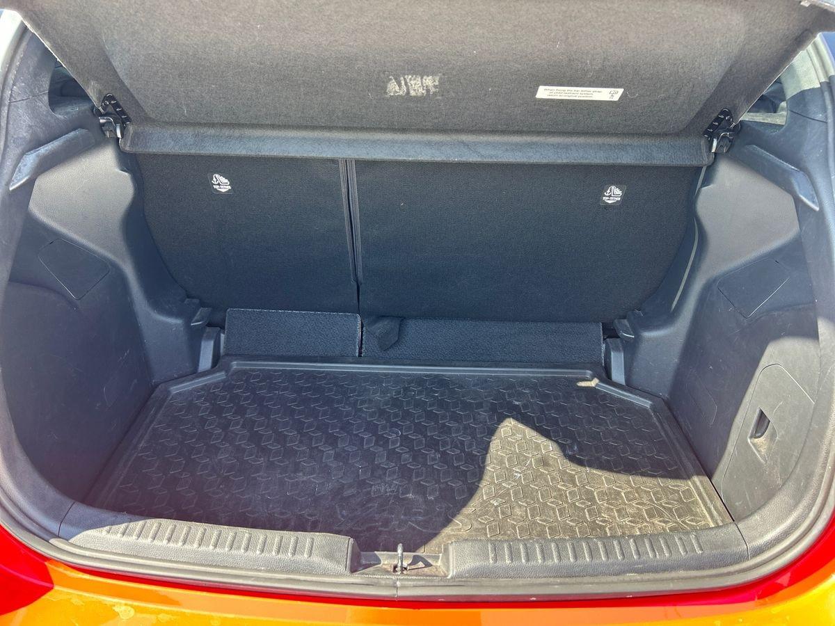TOYOTA Yaris 4ª serie - Yaris 1.5 Hybrid 5 porte Premiere