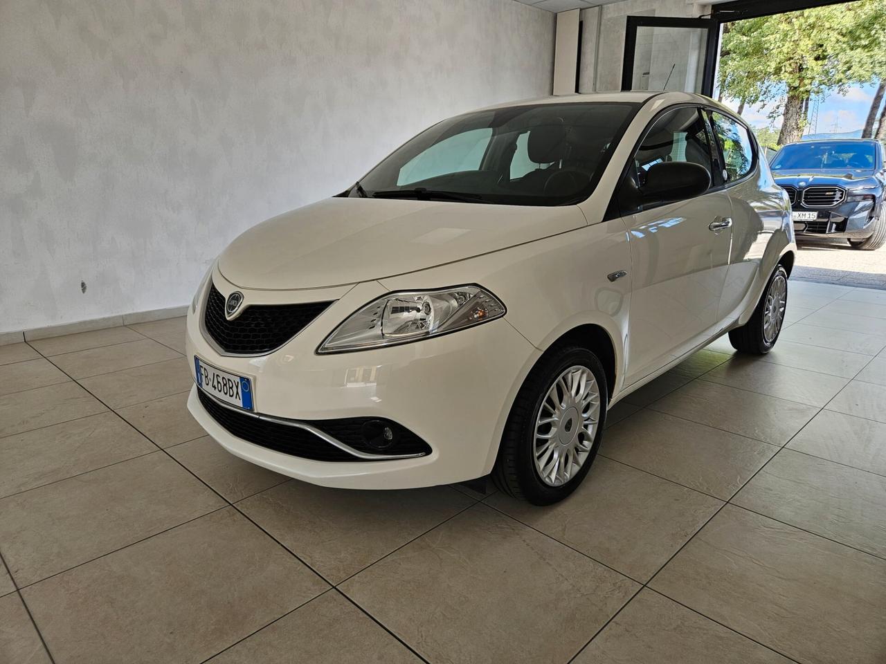 Lancia Ypsilon 1.2 69 CV 5 porte GPL Ecochic Gold