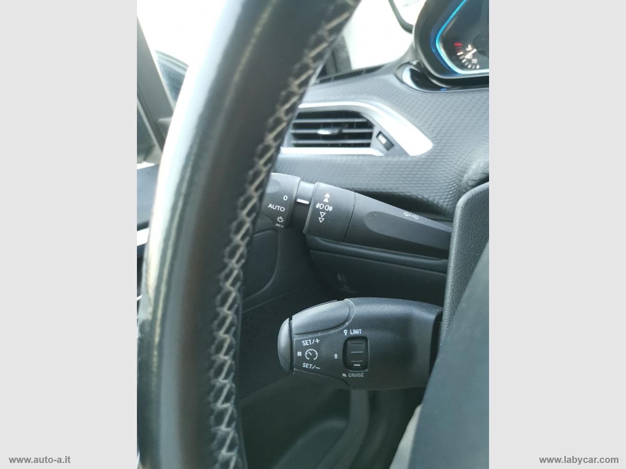 PEUGEOT 2008 PureTech 82 Allure