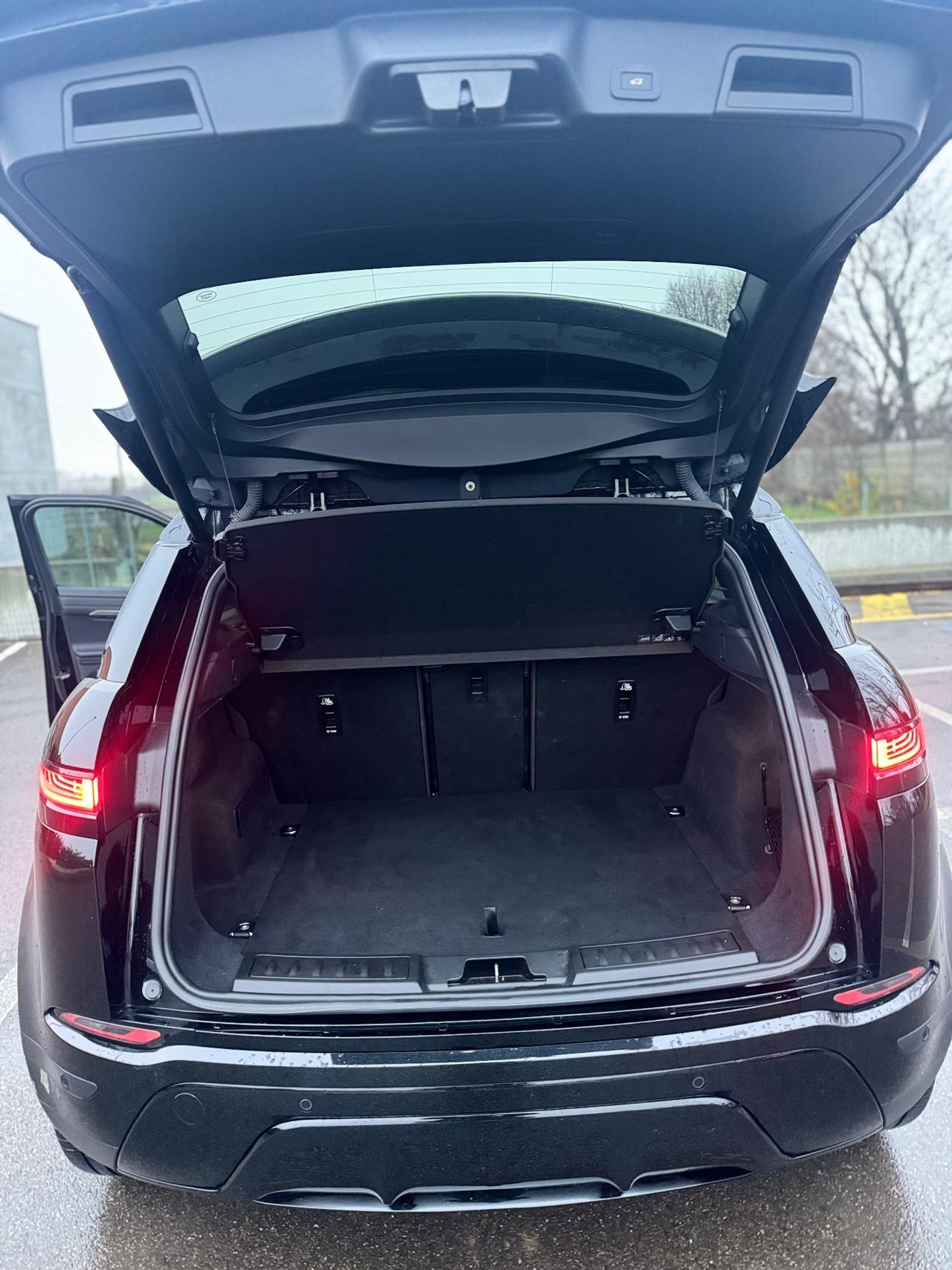 RANGE ROVER EVOQUE AUTOCARRO N1 5 POSTI TOTAL BLACK 2022