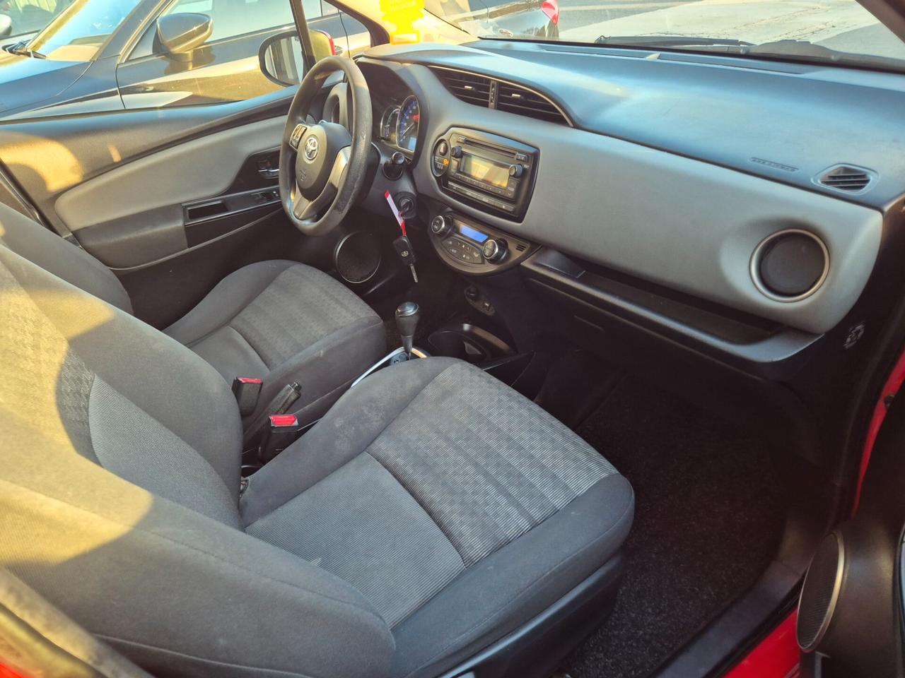 Toyota Yaris 1.5 Hybrid 5 porte Cool POCHISSIMI KM !!!!!!!!!!