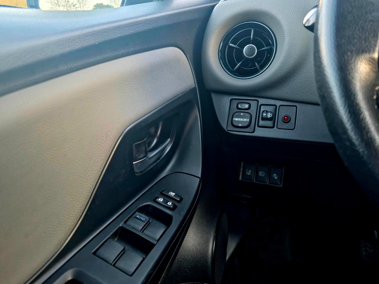 Toyota Yaris 1.5 Hybrid 5 porte Business 2017-E6B Automatico NEO