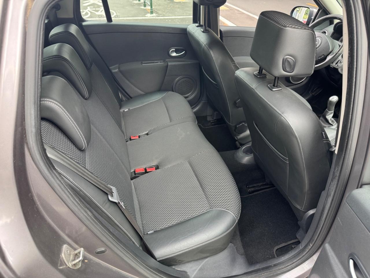 Renault Clio 1.2 16V SporTour Luxe