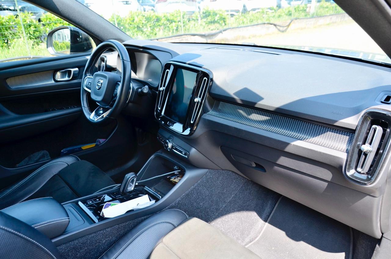 VOLVO XC40 2.0 d4 R-DESIGN AWD 190cv GEARTRONIC, EURO 6D, UFF ITALIANA, SERVICE DIMOSTRABILI, FULL LED, RETROCAMERA, APPLE ANDROID, PERMUTE