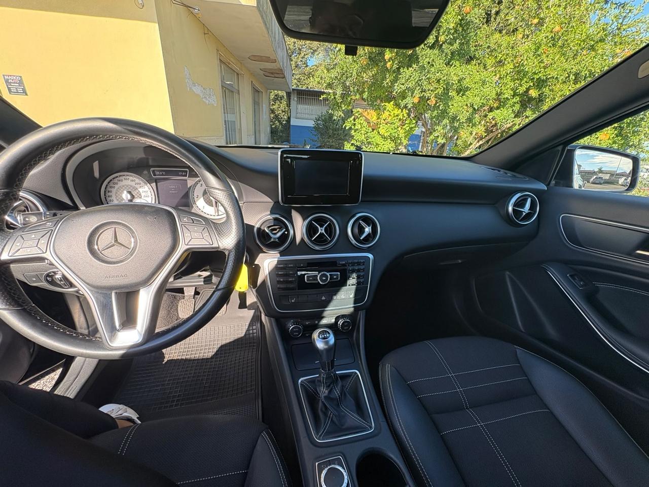 Mercedes-benz A 180