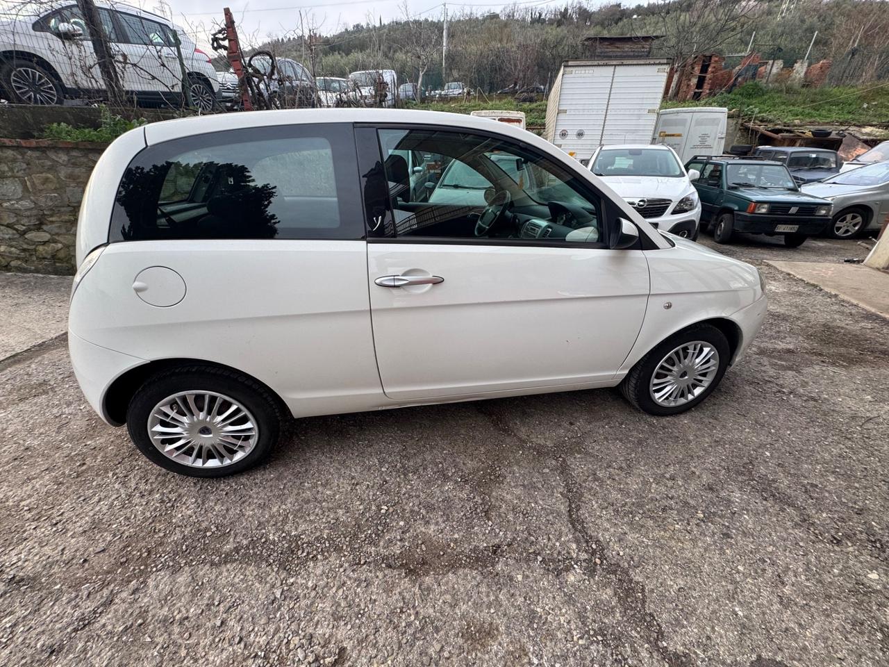 Lancia Ypsilon 1.3 MJT 75 CV Platino