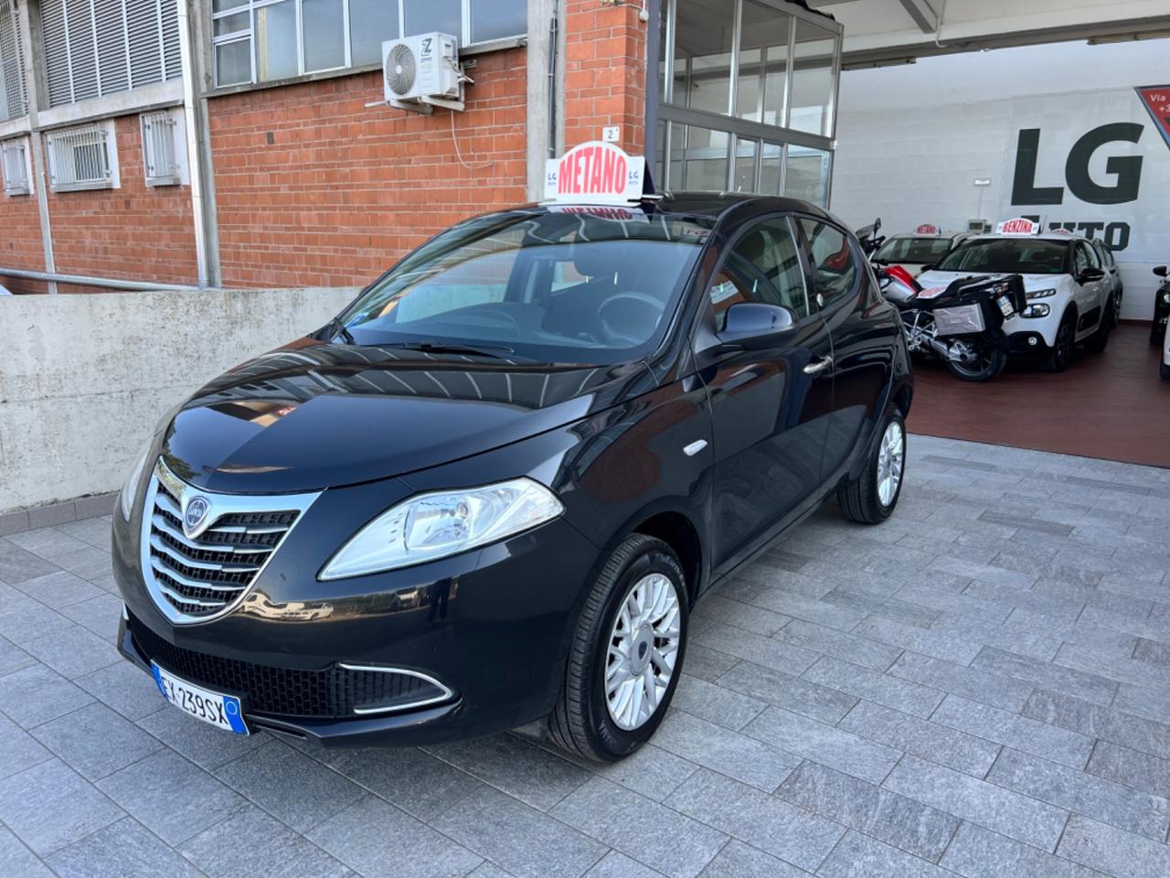 Lancia Ypsilon 0.9 TwinAir 85 CV 5 porte Metano Ecochic Gold