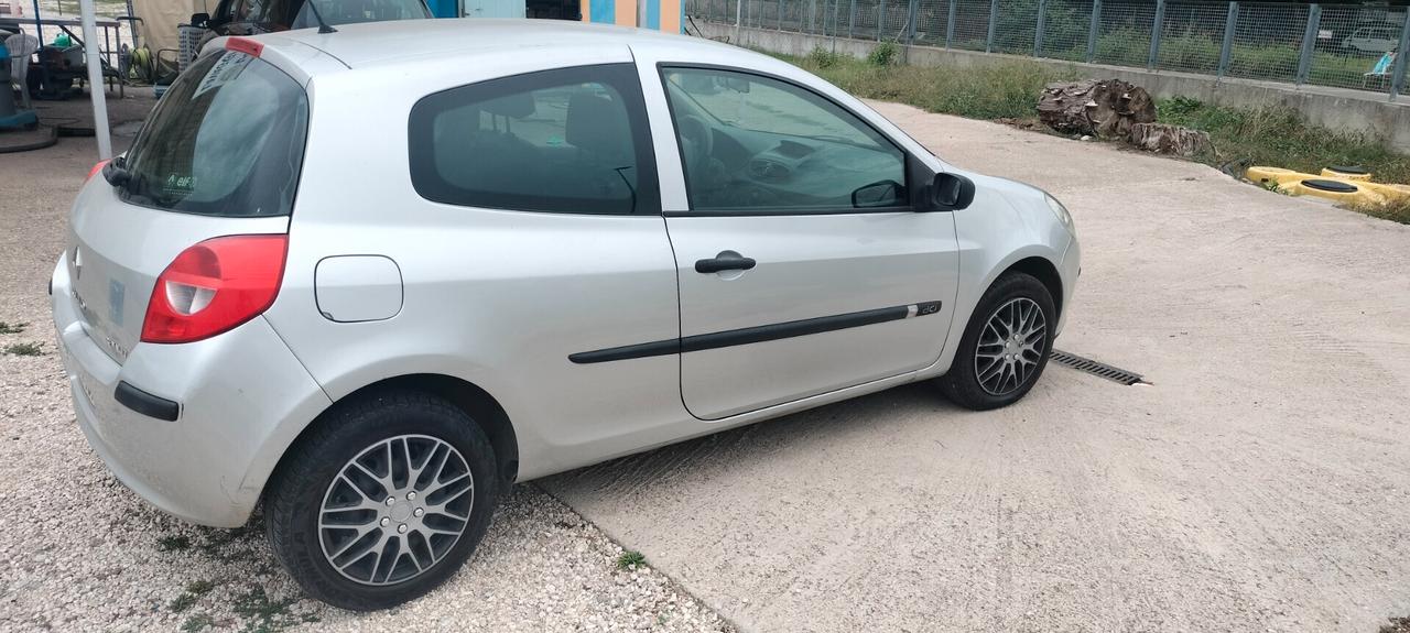 Renault Clio 1.5 dCi 70CV 3 porte Rip Curl