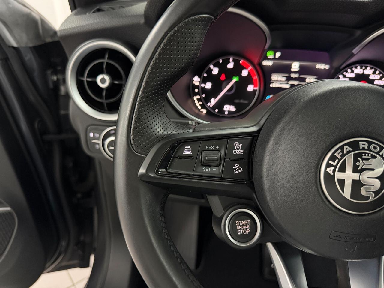 Alfa Romeo Stelvio 2.2 TD 160 CV SUPER BUSINESS NAVI RETROCAMERA SENSORI ANTERIORI E POSTERIORI PERFETTA UNIPRO'