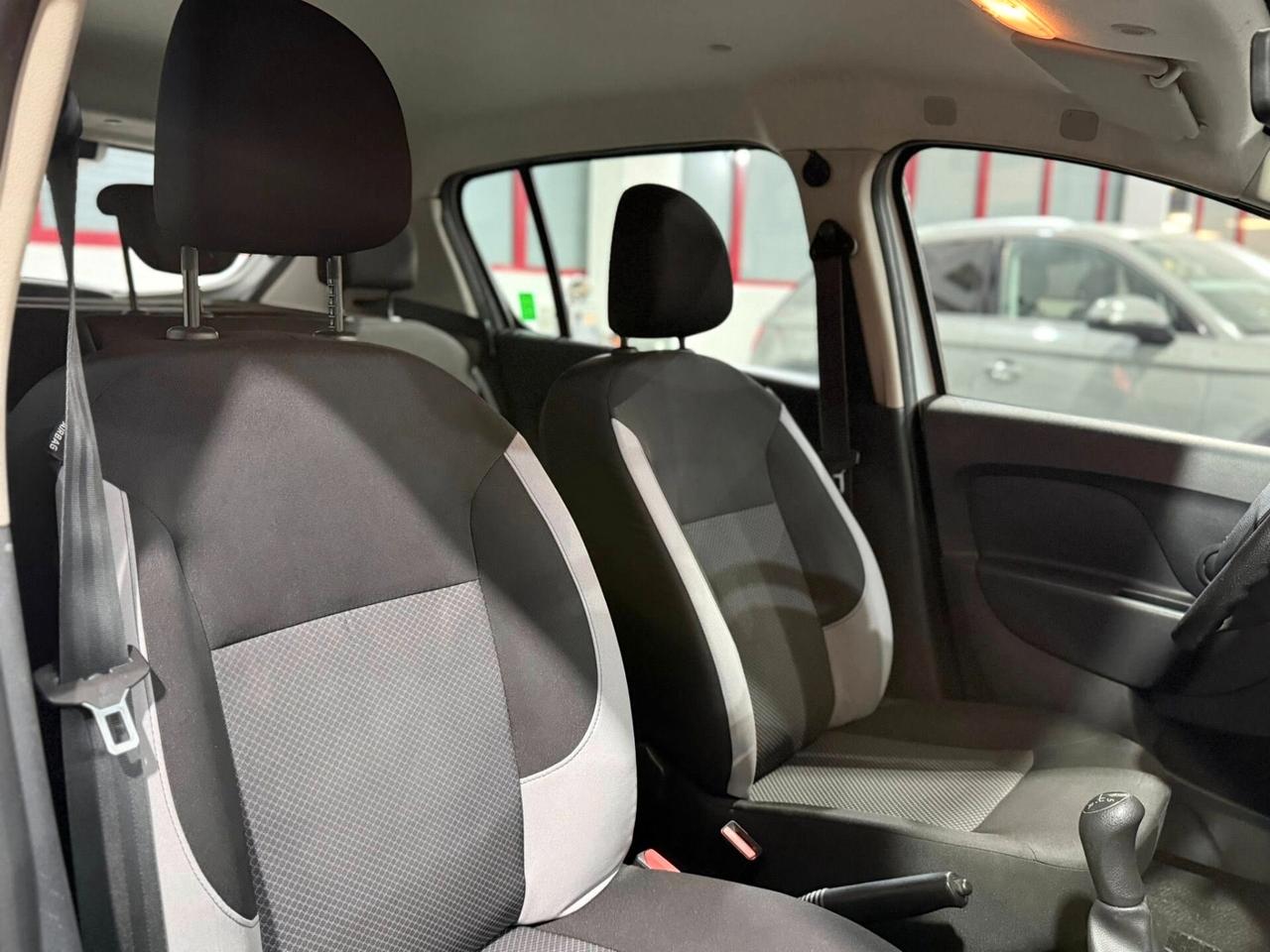 Dacia Sandero 1.2 benzina 75CV Serie Speciale Laureate Family