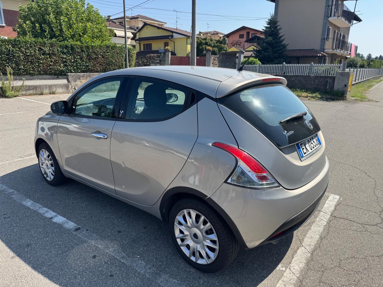Lancia Ypsilon 1.3 MJT 16V 95 CV 5 porte