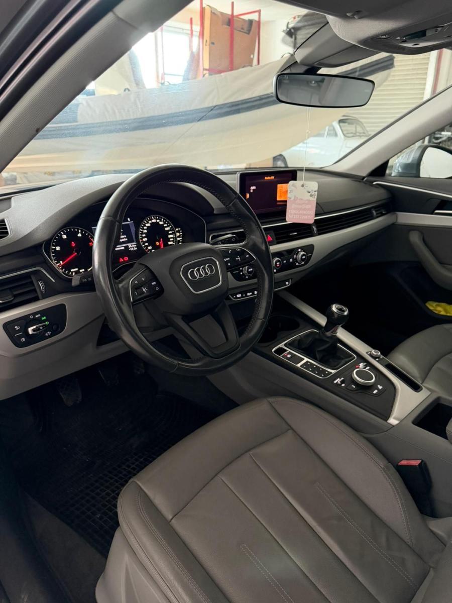 AUDI - A4 - 2.0 TDI 150CV s line