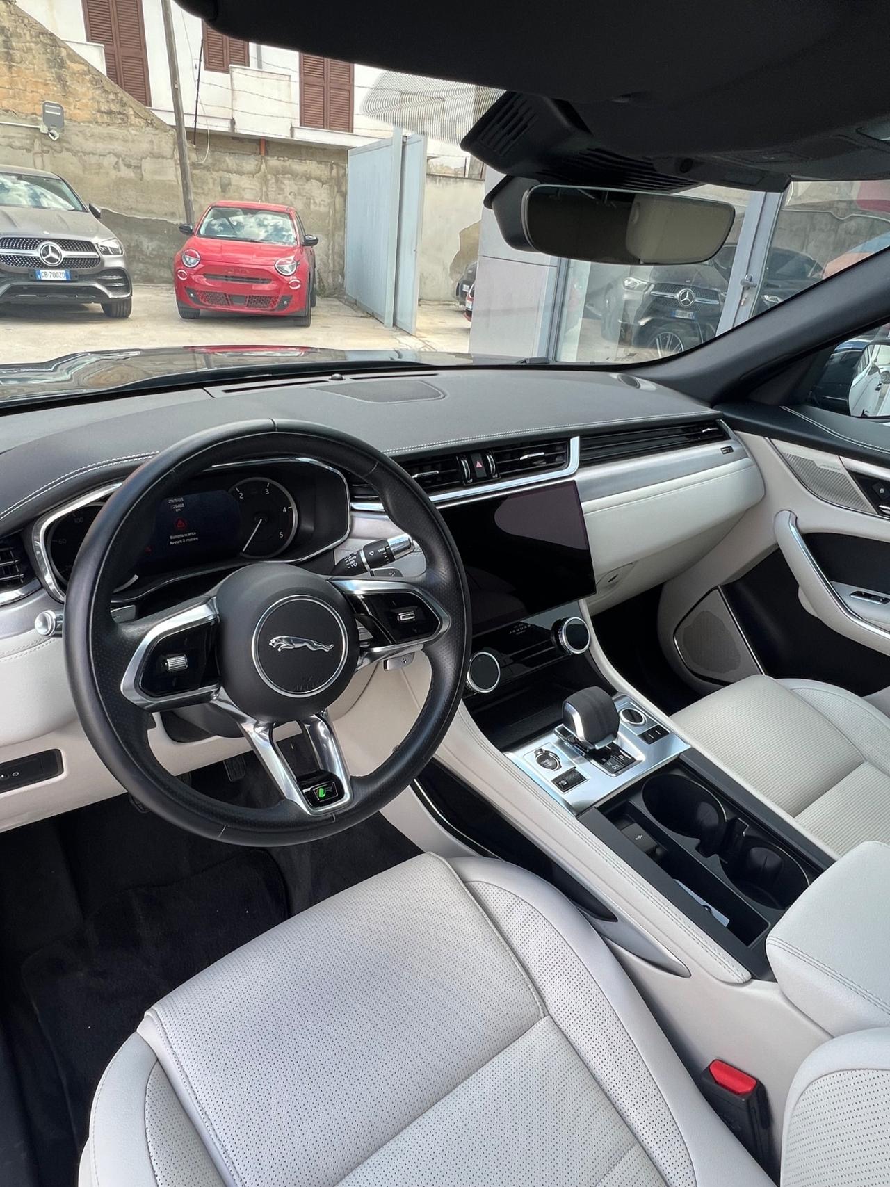 Jaguar F-Pace R-Dynamic S possibilità noleggio no scoring