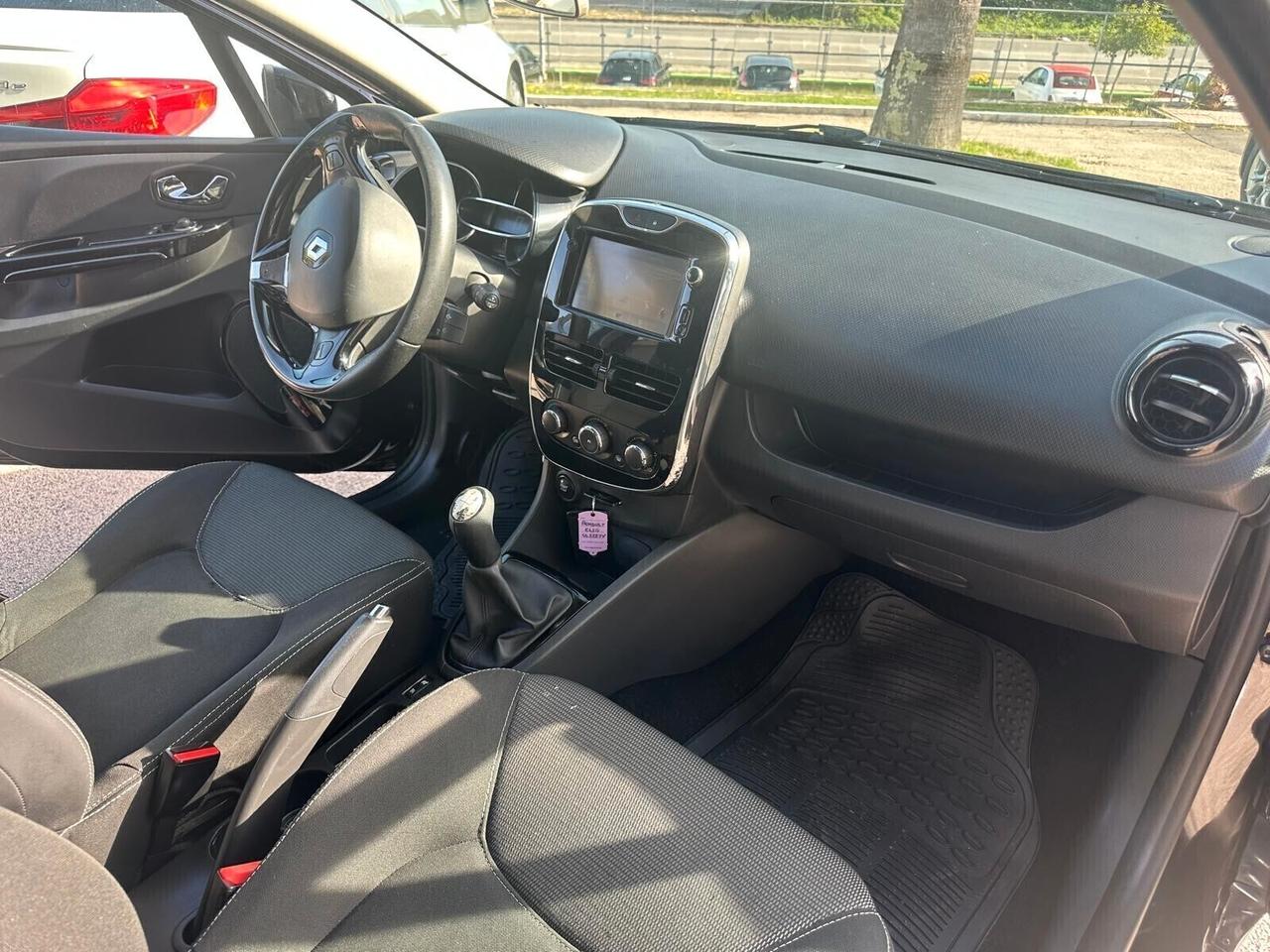 Renault Clio 1.2 75CV 5 porte Live NEOPATENTATI