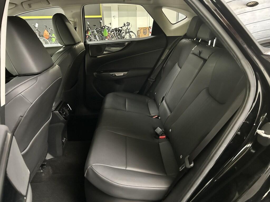 Lexus NX 2.5 Hybrid Premium 4WD e-CVT