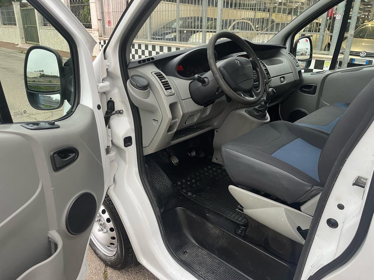 Renault Trafic 2.0 dCi/115 Unipro 2011