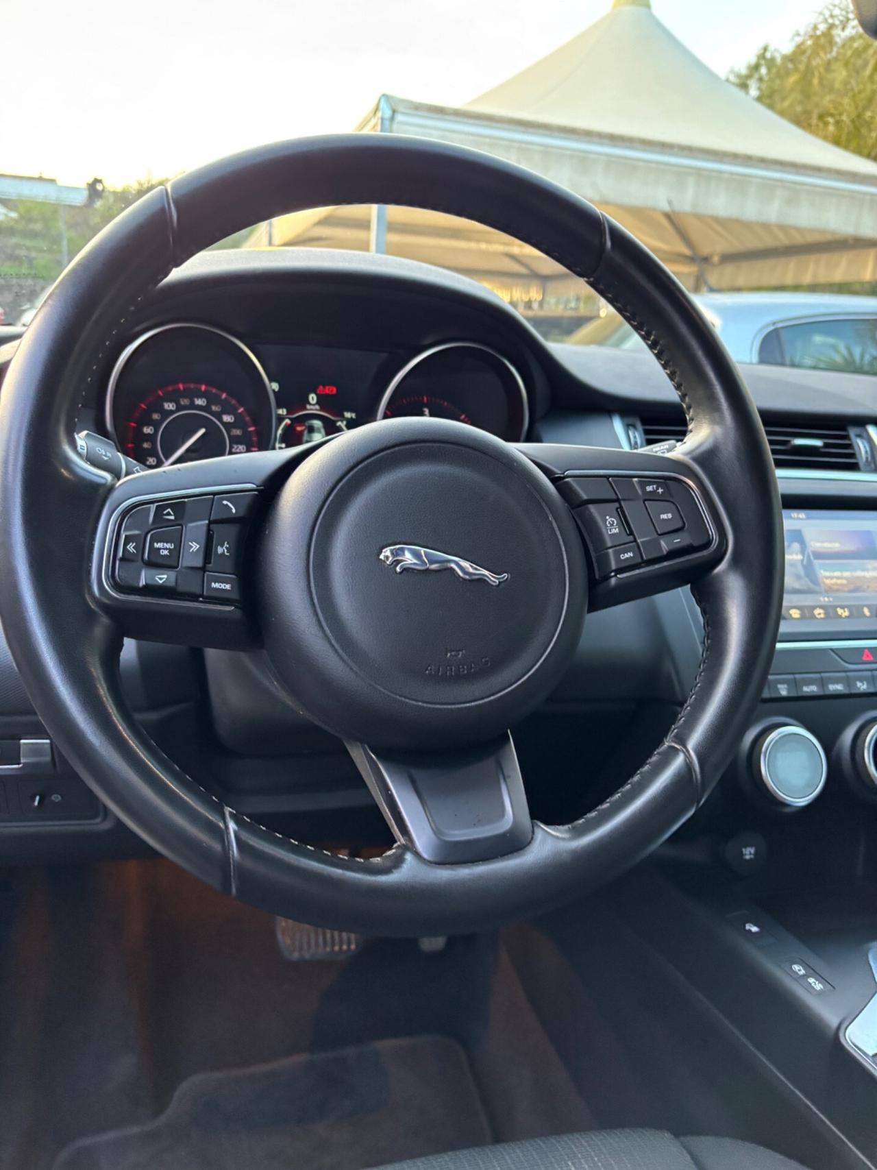 Jaguar E-Pace 2.0D 150 CV AWD aut. R-Dynamic HSE