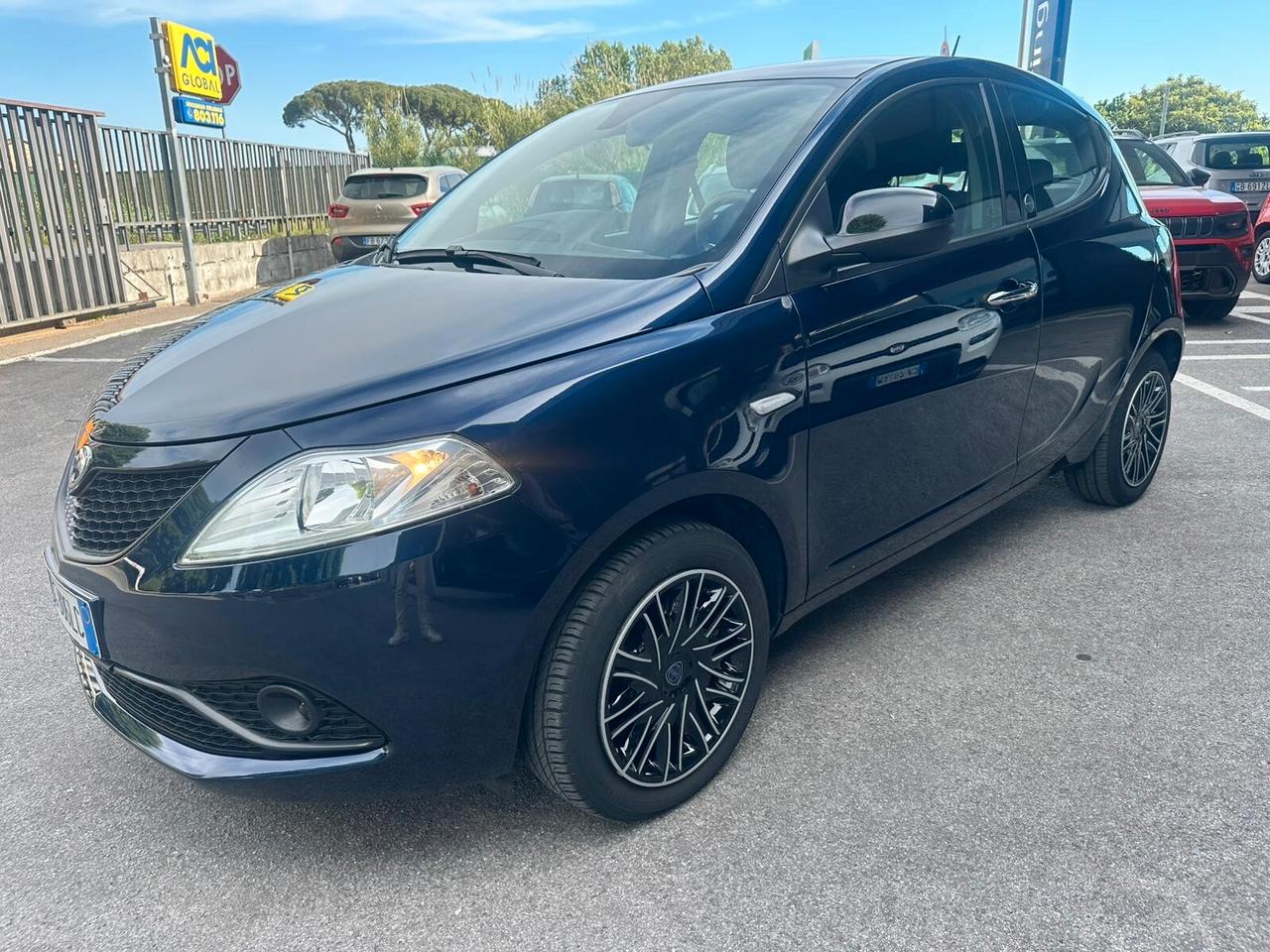 Lancia Ypsilon 1.0 FireFly 5 porte S&S Hybrid Ecochic Gold
