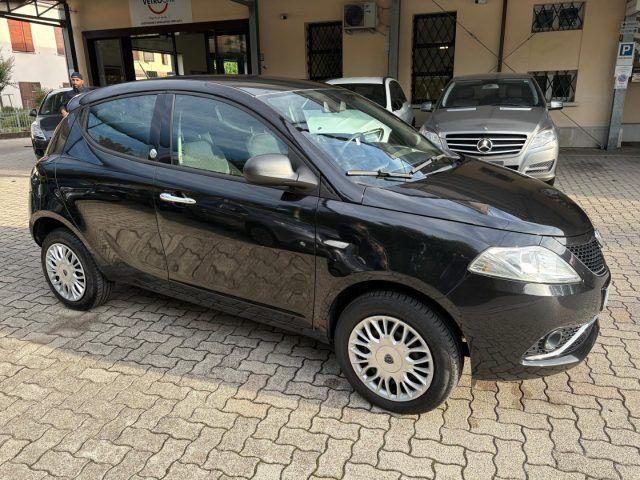 LANCIA Ypsilon 0.9 TwinAir 85 CV porte Metano Silver OK NEOPATEN