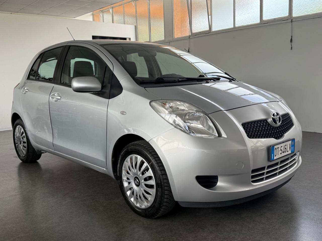 Toyota Yaris 1.0 5 porte Sol ok neopatentati