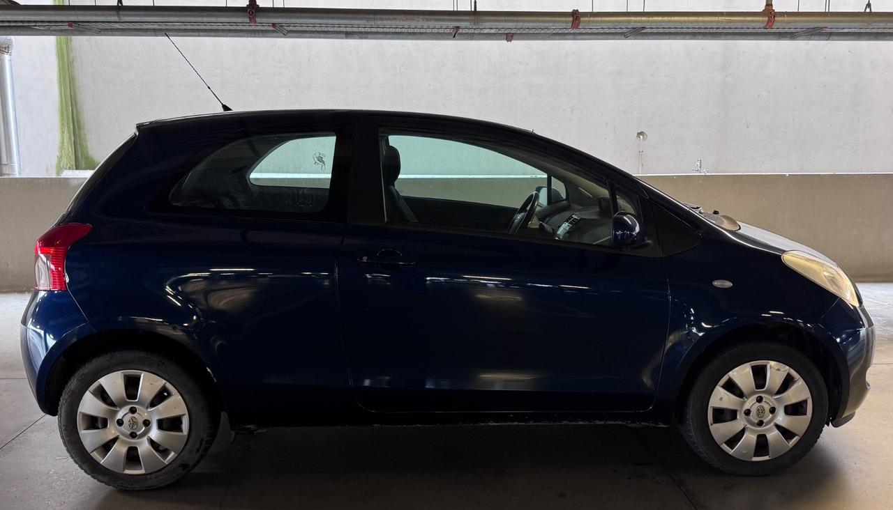 Toyota Yaris 1.0 3 porte Sol