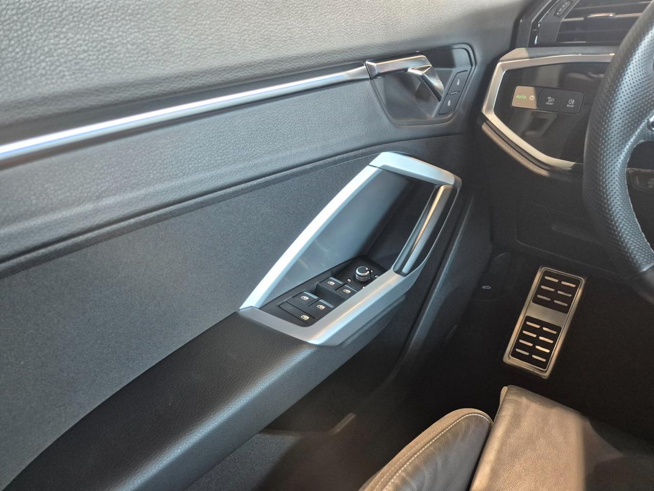 Audi Q3 35 TDI S tronic Sline edition IDENTITY BLACK