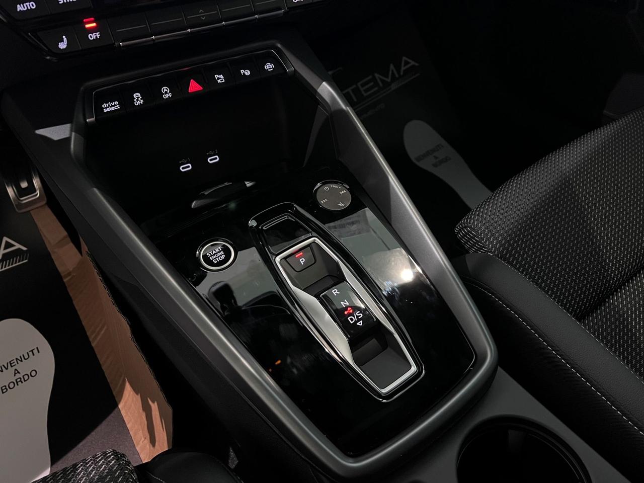 AUDI A3 IV 2024 Sportback Sportback 35 2.0 tdi S line Edition s-tronic - TETTO!