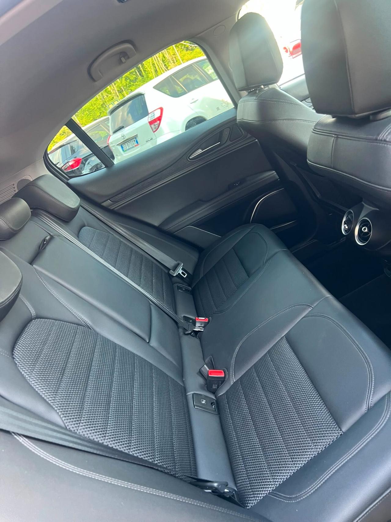 Alfa Romeo Stelvio 2.2 Turbodiesel 190 CV AT8 Q4 Business