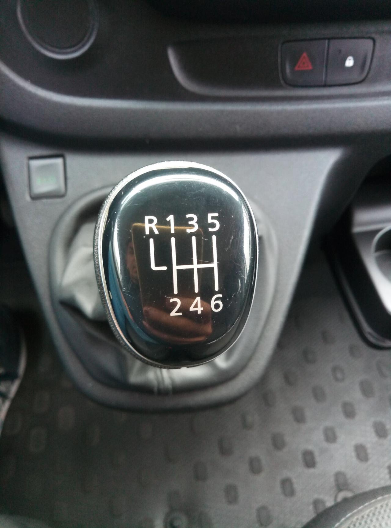 Renault Trafic T27 2.0 dCi 145CV PC-TN Zen Energy 9 POSTI