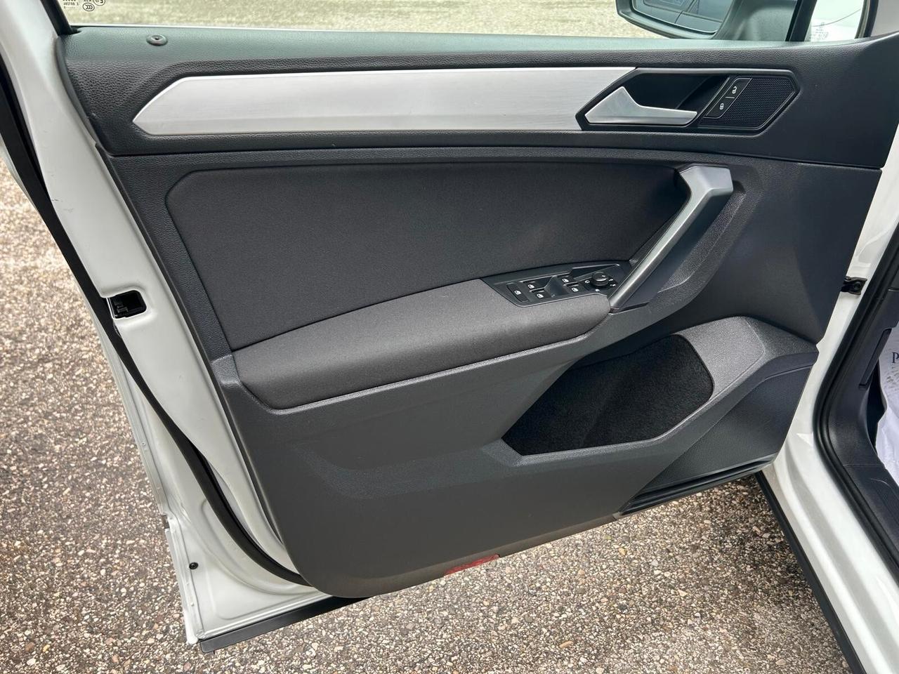 Volkswagen Tiguan 2.0 TDI SCR DSG R-LINE