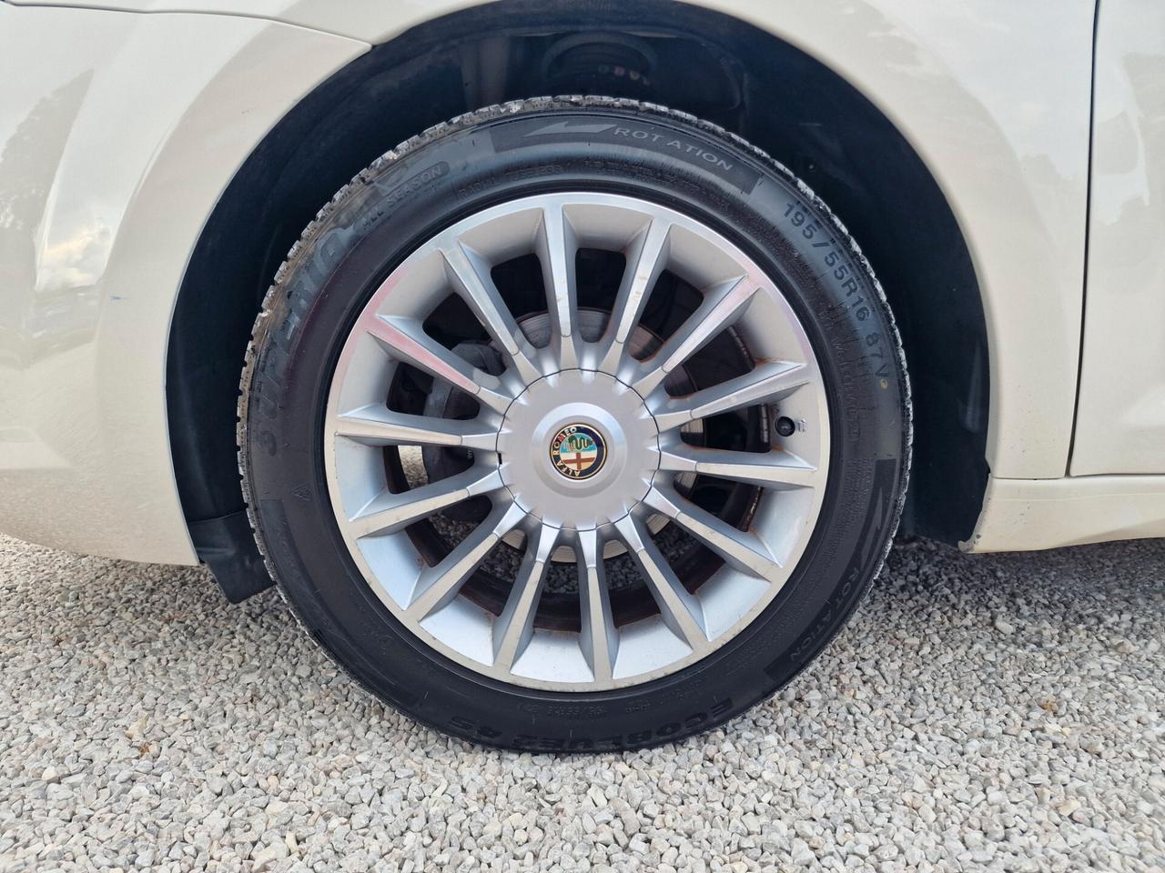 Alfa Romeo MiTo 1.4 78 CV Distinctive Sport GPL