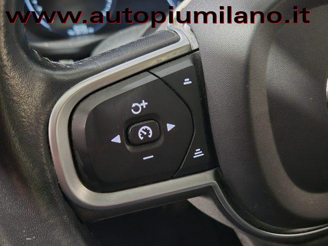 VOLVO XC60 B4 (d) AWD Geartronic Business Plus